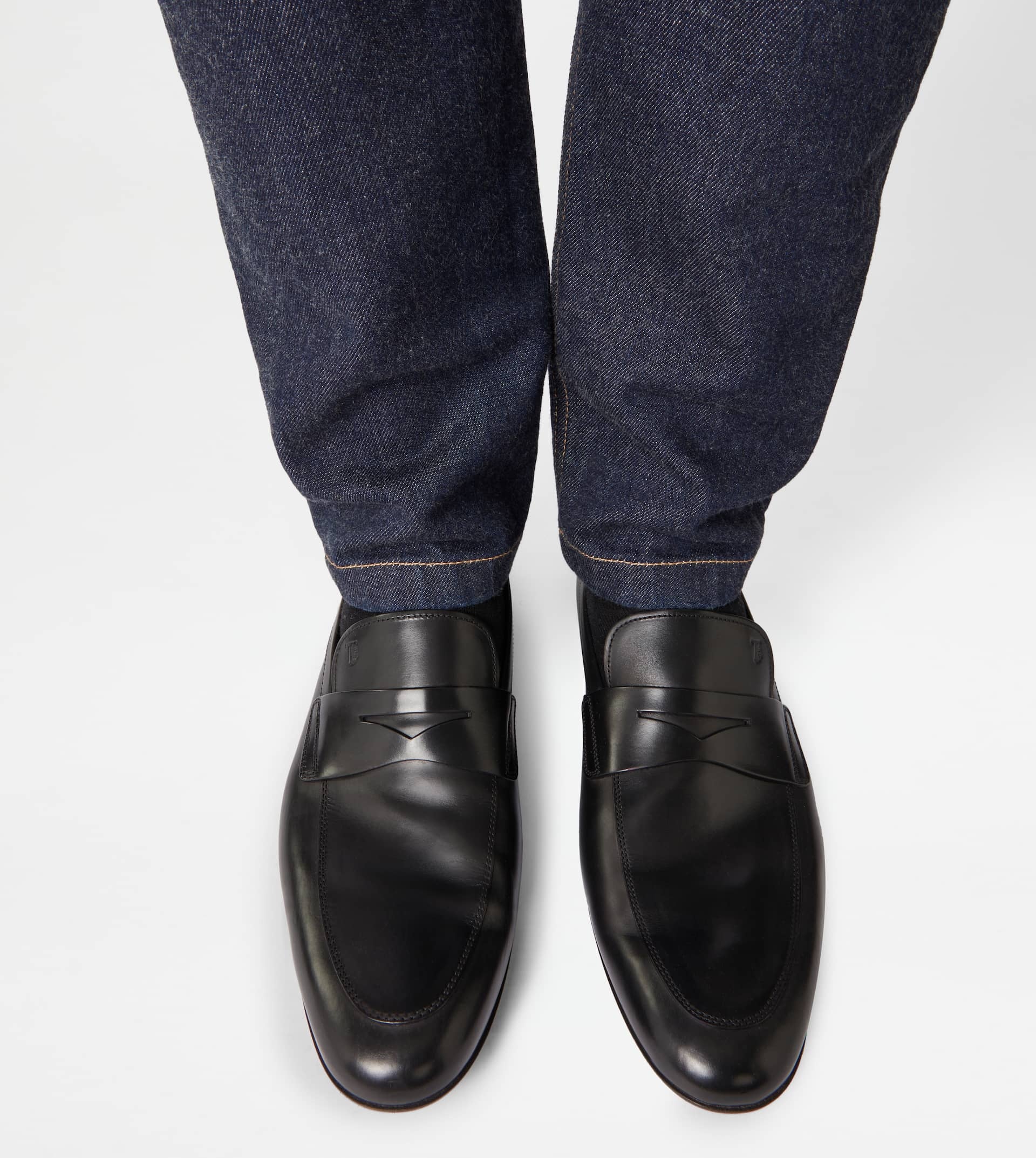 TOD'S LOAFERS IN LEATHER - BLACK - 6