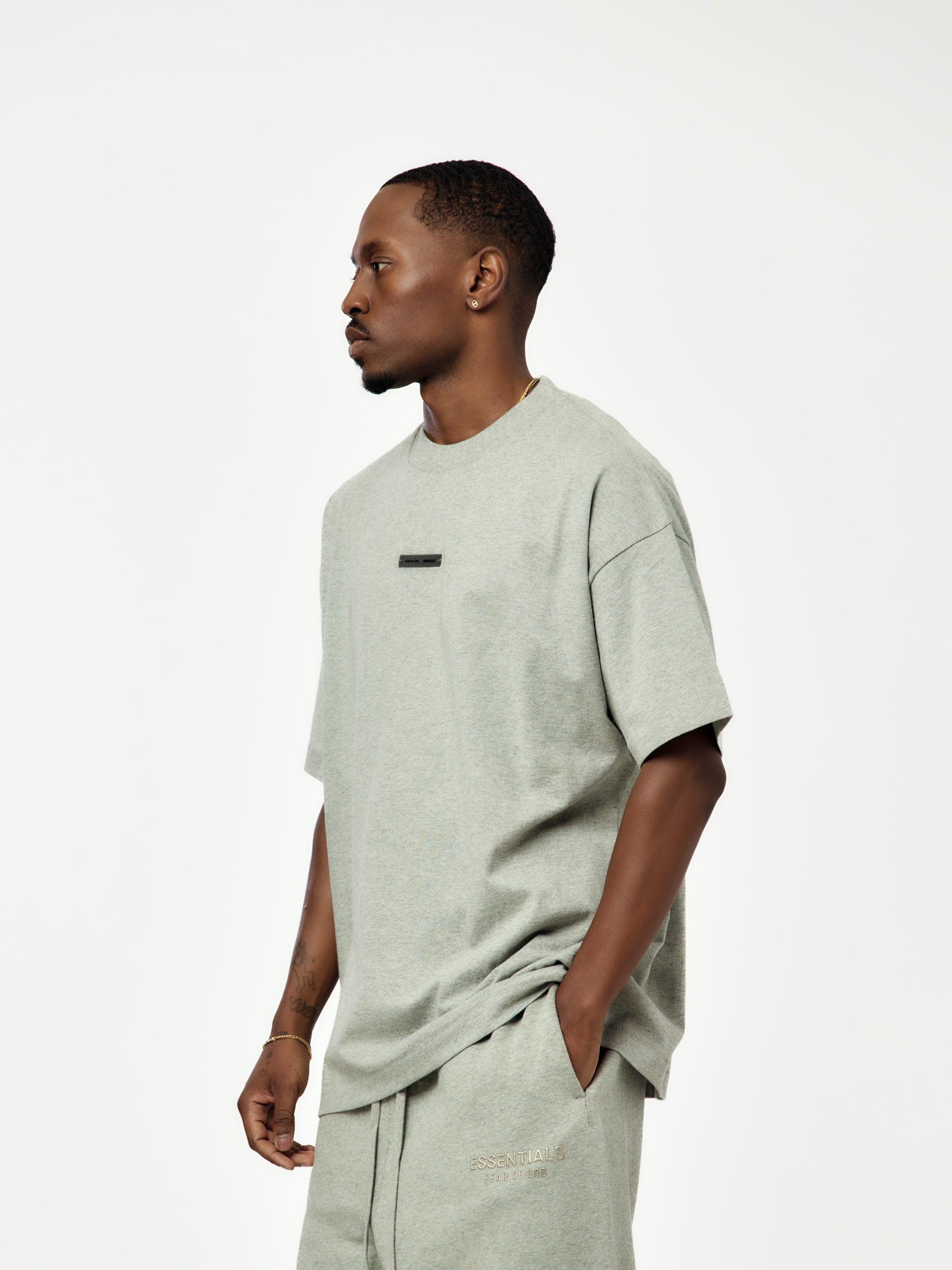 CLASSIC FIT T-SHIRT (CONCRETE) - 2