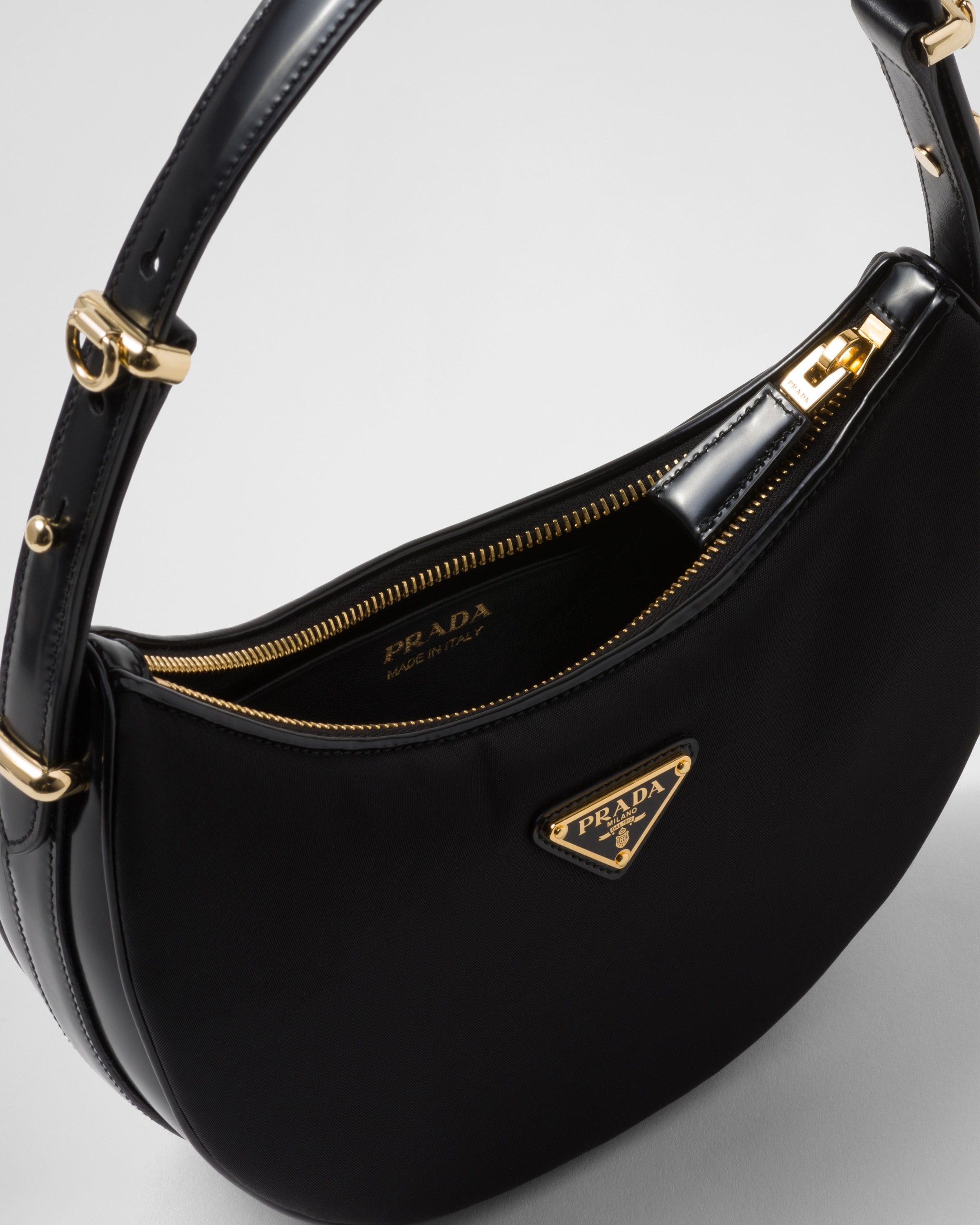Prada Arqué Re-Nylon and brushed leather shoulder bag - 5
