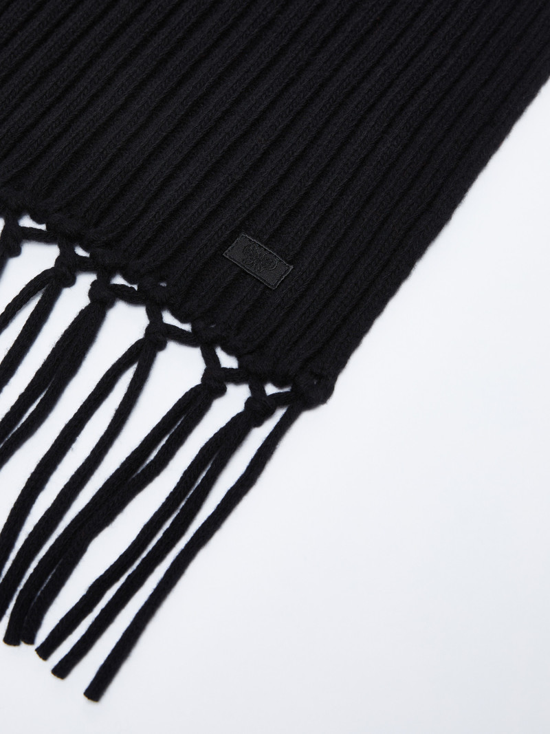 WEEKEND Max Mara BIMBA Long wool scarf outlook