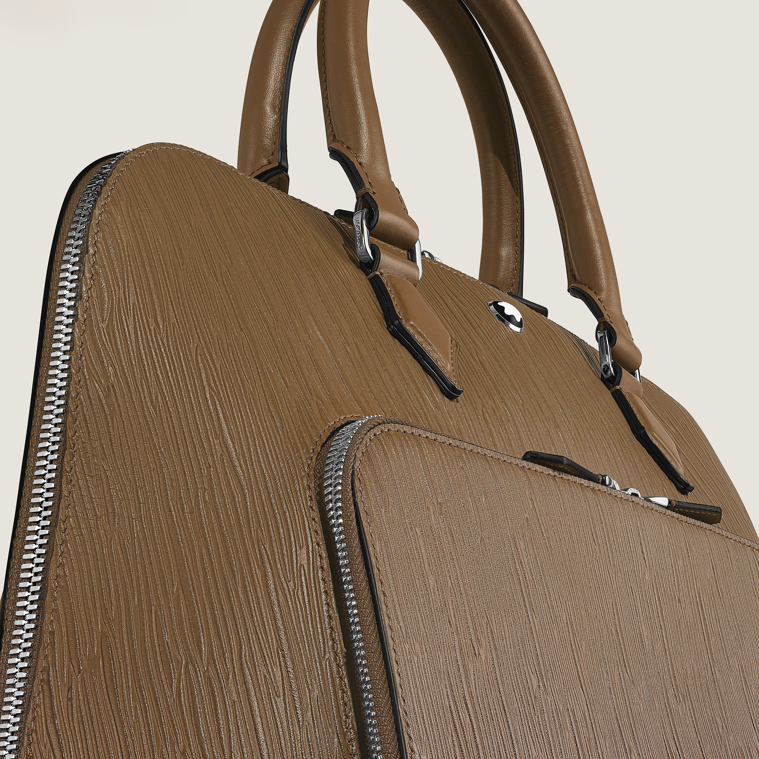 Writing traveler handbag with sfumato effect - 3