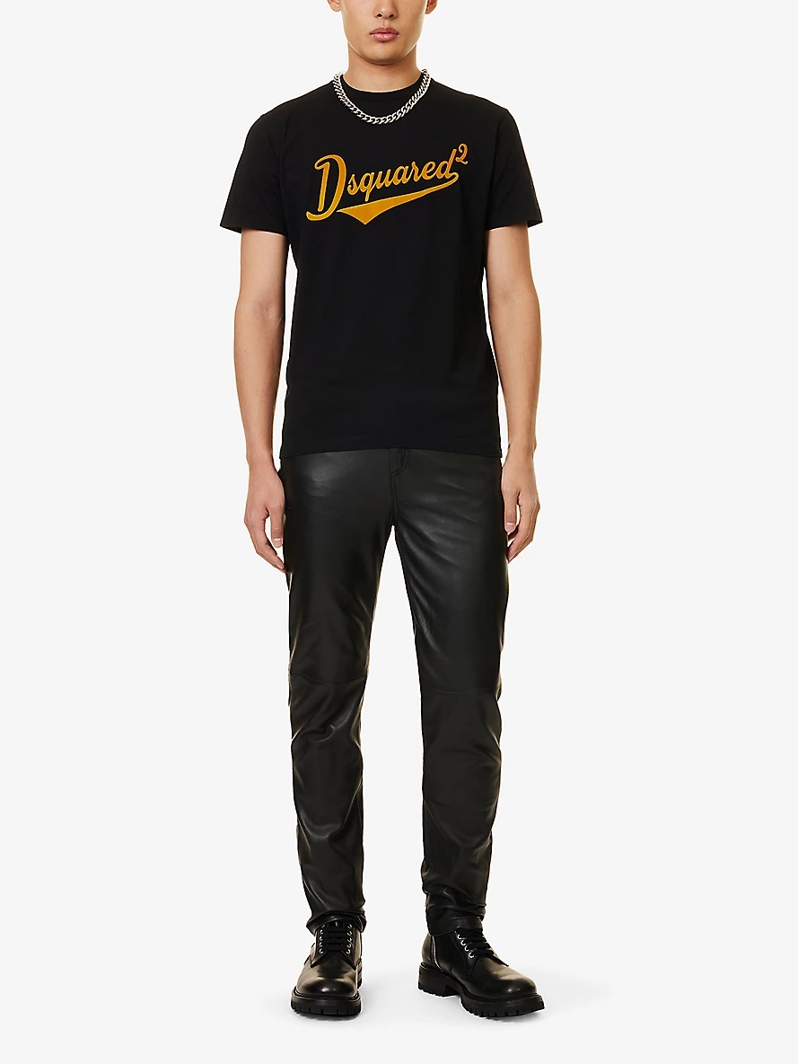 【D SQUARED2】Cool Fit Velvet Logo T-Shirt DSQUARED2 COOL FIT VELVET LOGO T-SHIRT | REVERSIBLE