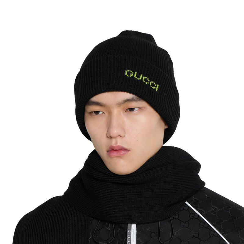 Wool hat with embroidery 3