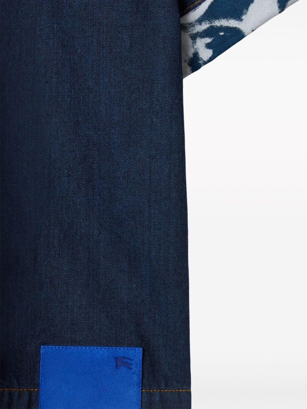Heavyweight logo-patch denim shirt - 5