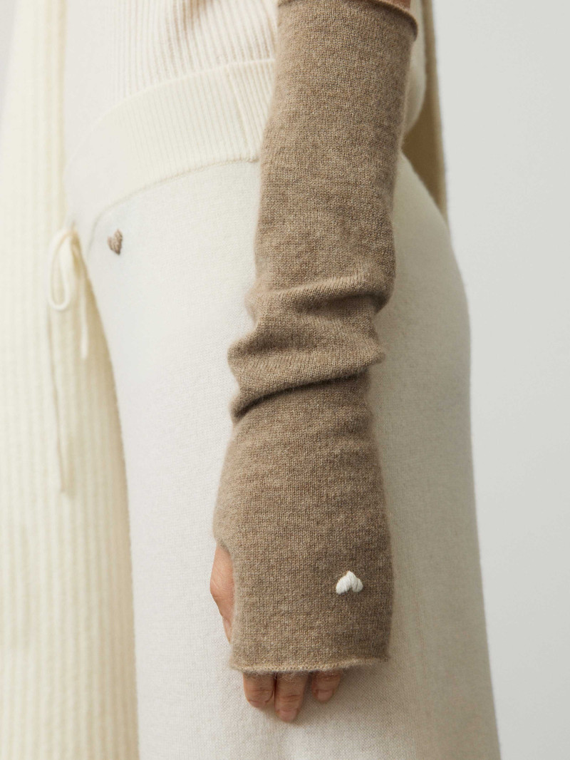 LISA YANG The Aspen Arm Warmers outlook