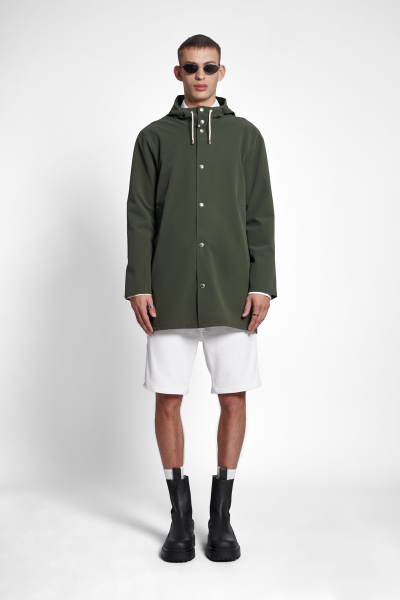 Stutterheim Stockholm Lightweight Matte Raincoat Green outlook