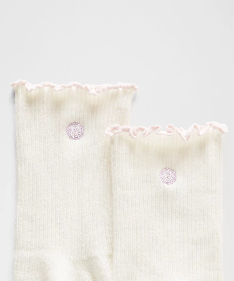 lululemon Unisex Lettuce Edge Quarter Socks outlook