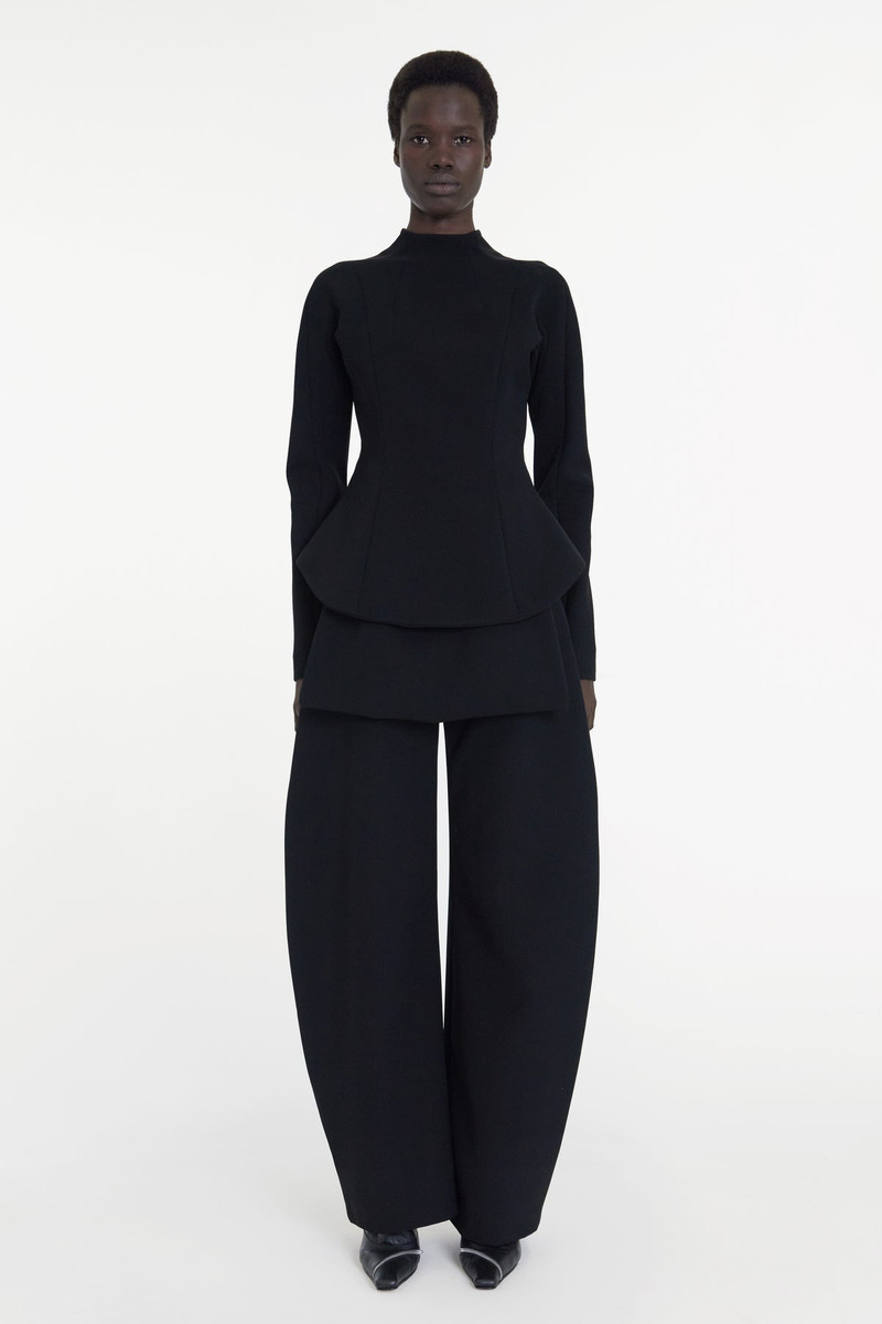 CURVED HEM TOP BLACK 1