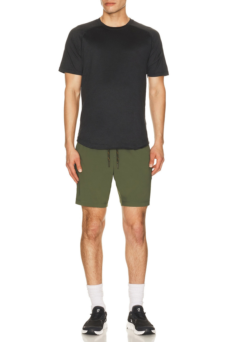RHONE 7" Pursuit Short outlook