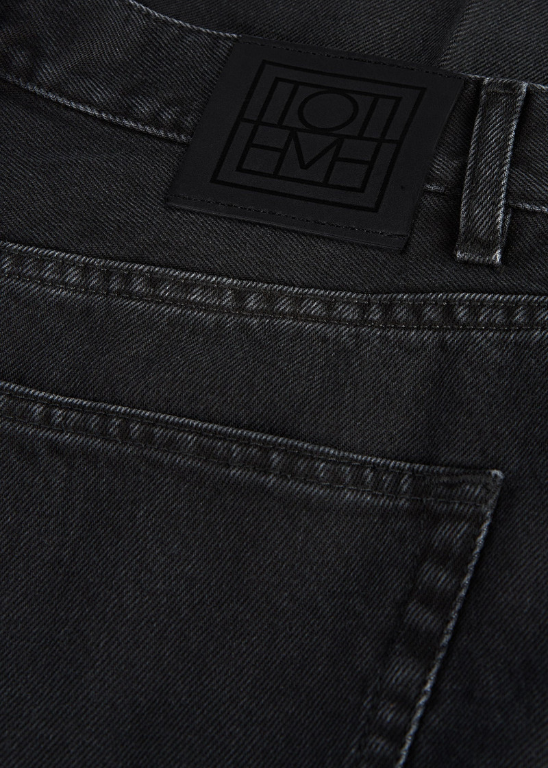 Tapered leg denim faded black 6