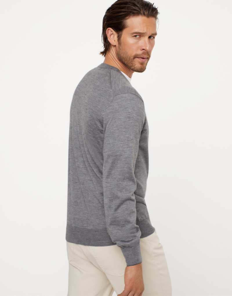 Brunello Cucinelli Cashmere and silk lightweight sweater outlook