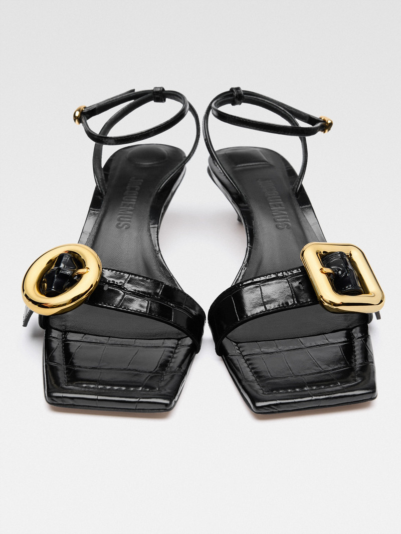 JACQUEMUS The low Regalo sandals outlook