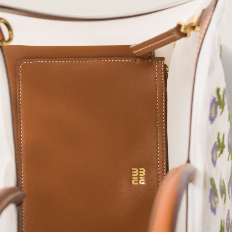 Embroidered mesh shopping bag 4