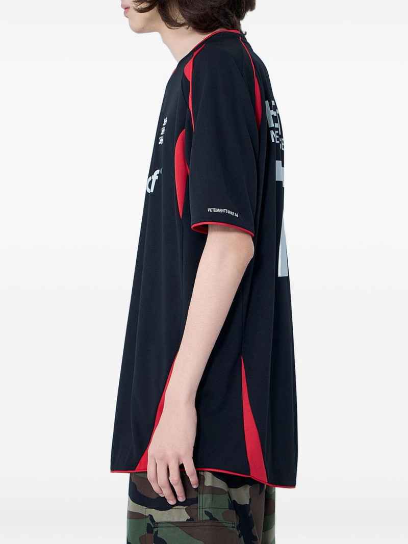 VETEMENTS alphabet football T-shirt outlook