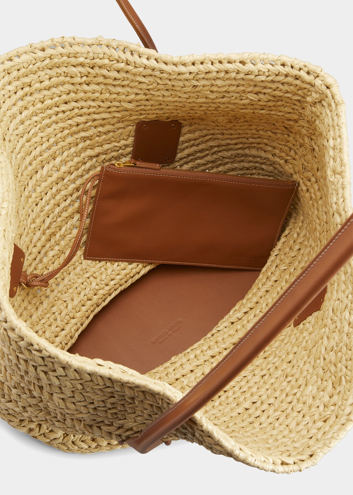 BOTTEGA VENETA ARCO ラフィア クロシェ ショルダーバッグ Bottega Veneta Arco Crochet Large Raffia Crossbody