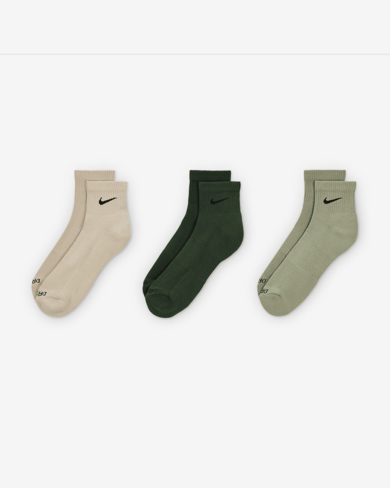 Nike Nike Everyday Plus Cushioned Training Ankle Socks (3 Pairs) outlook