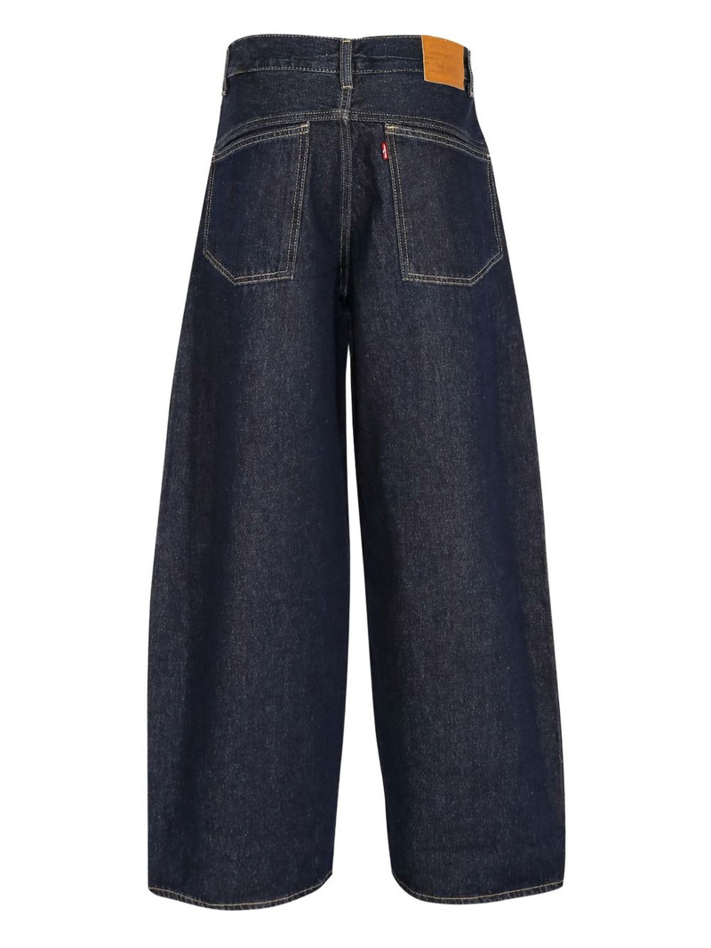 Levi's barrel jeans outlook