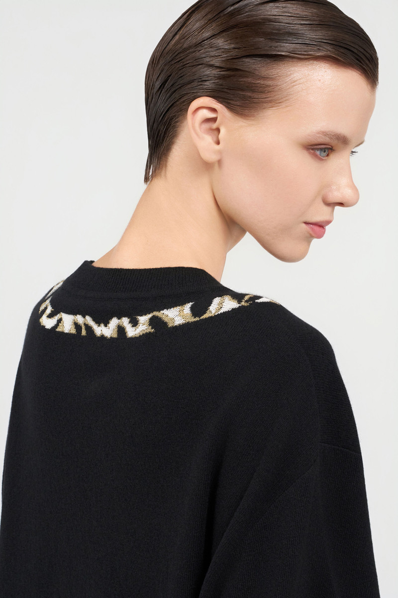 Oversized Wool Sweater with Tiger Motif 7