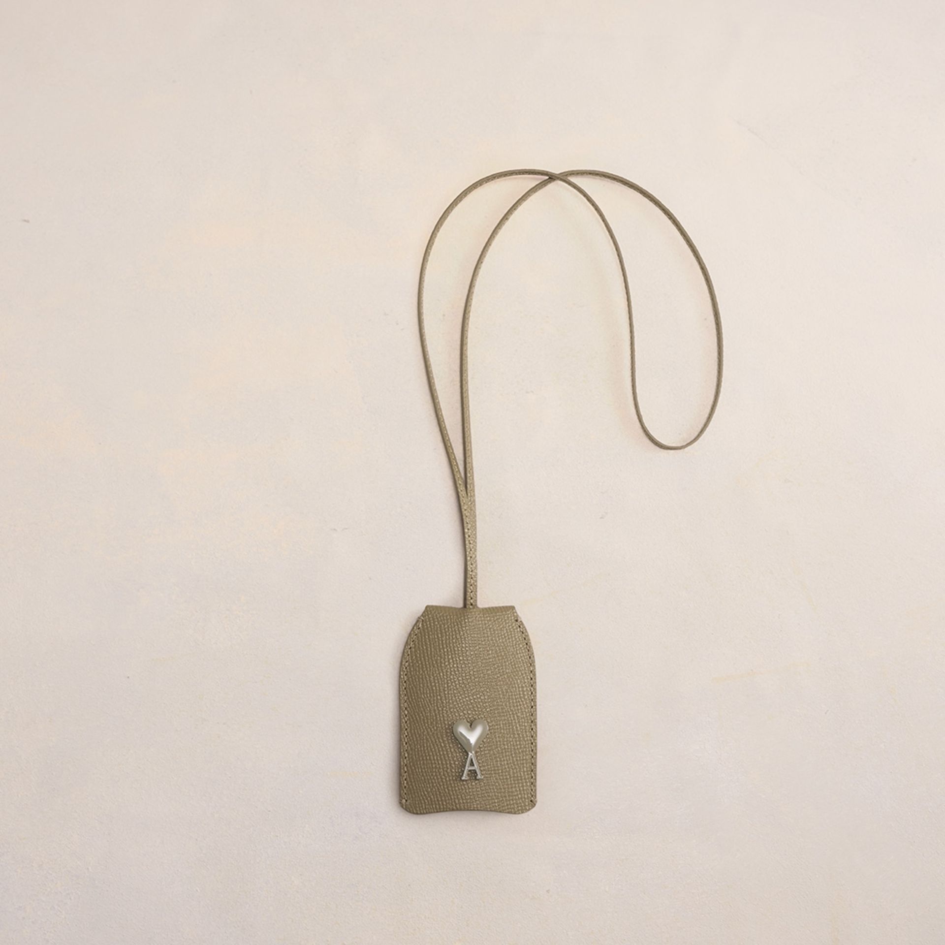 【関税込み】Porte-Cle Ami De Coeur - AMI Paris - l - Go Porte-Clés Ami De Coeur Vermillon | AMI PARIS