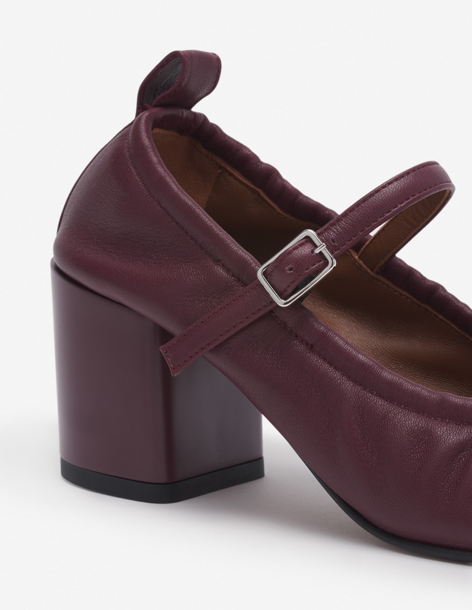 LEATHER LOW-HEEL PUMP - 5
