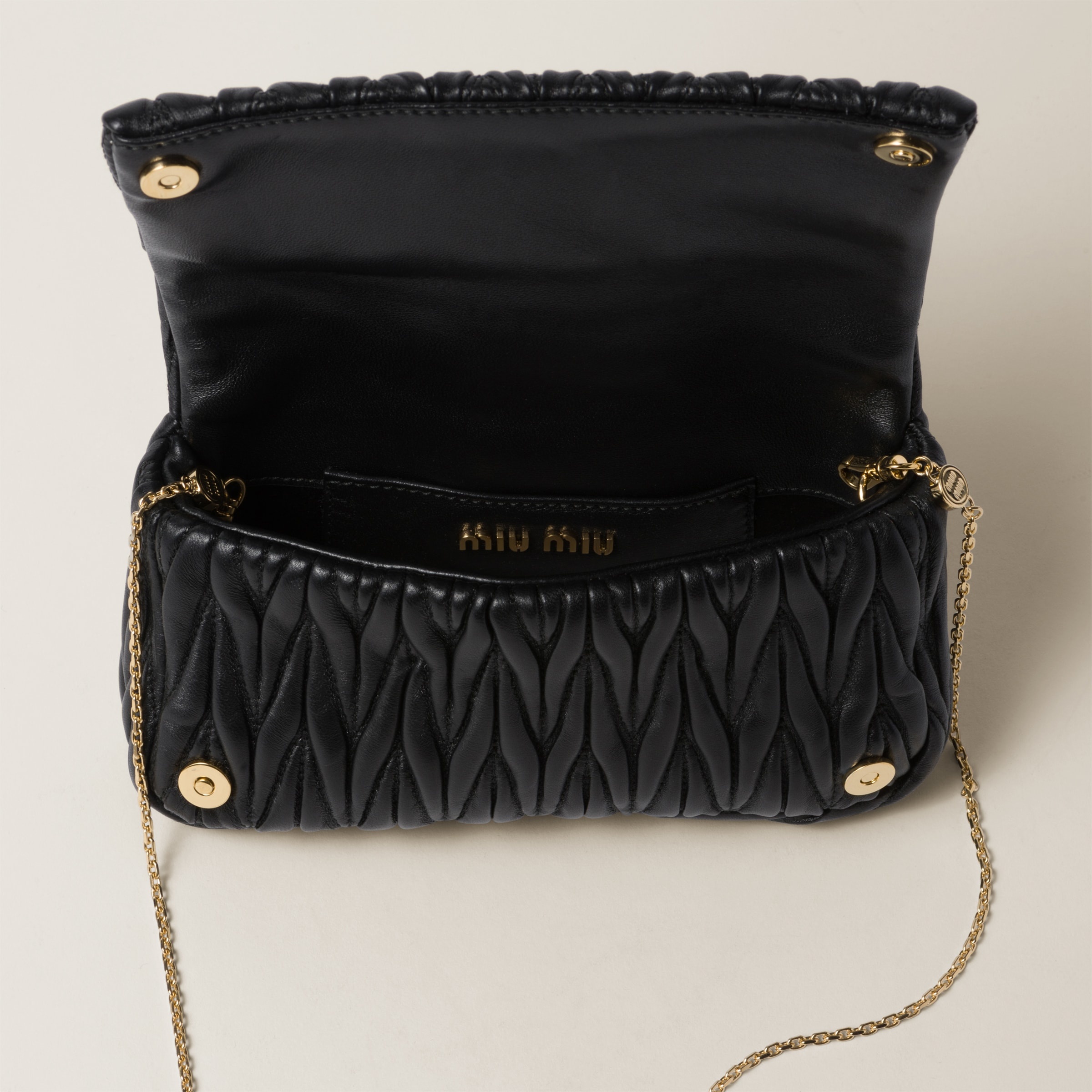 【MIU MIU】 Materasse Nappa Leather Mini Bag Miu Miu Matelassé nappa leather mini-bag | REVERSIBLE