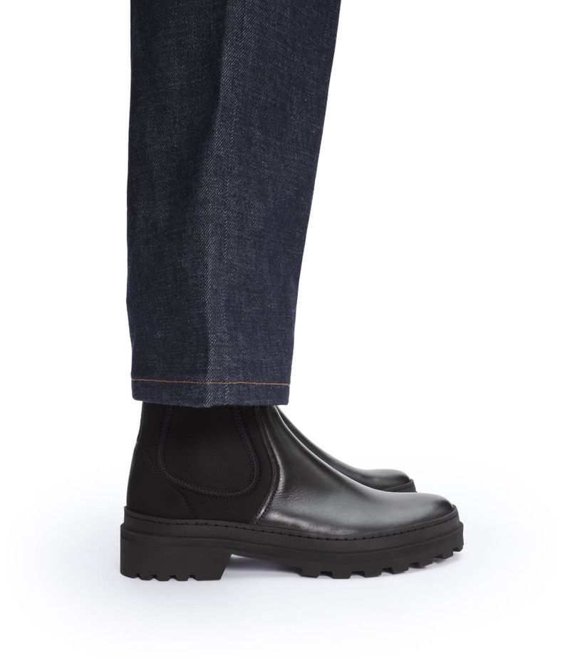 A.P.C. 35 Chelsea boots outlook