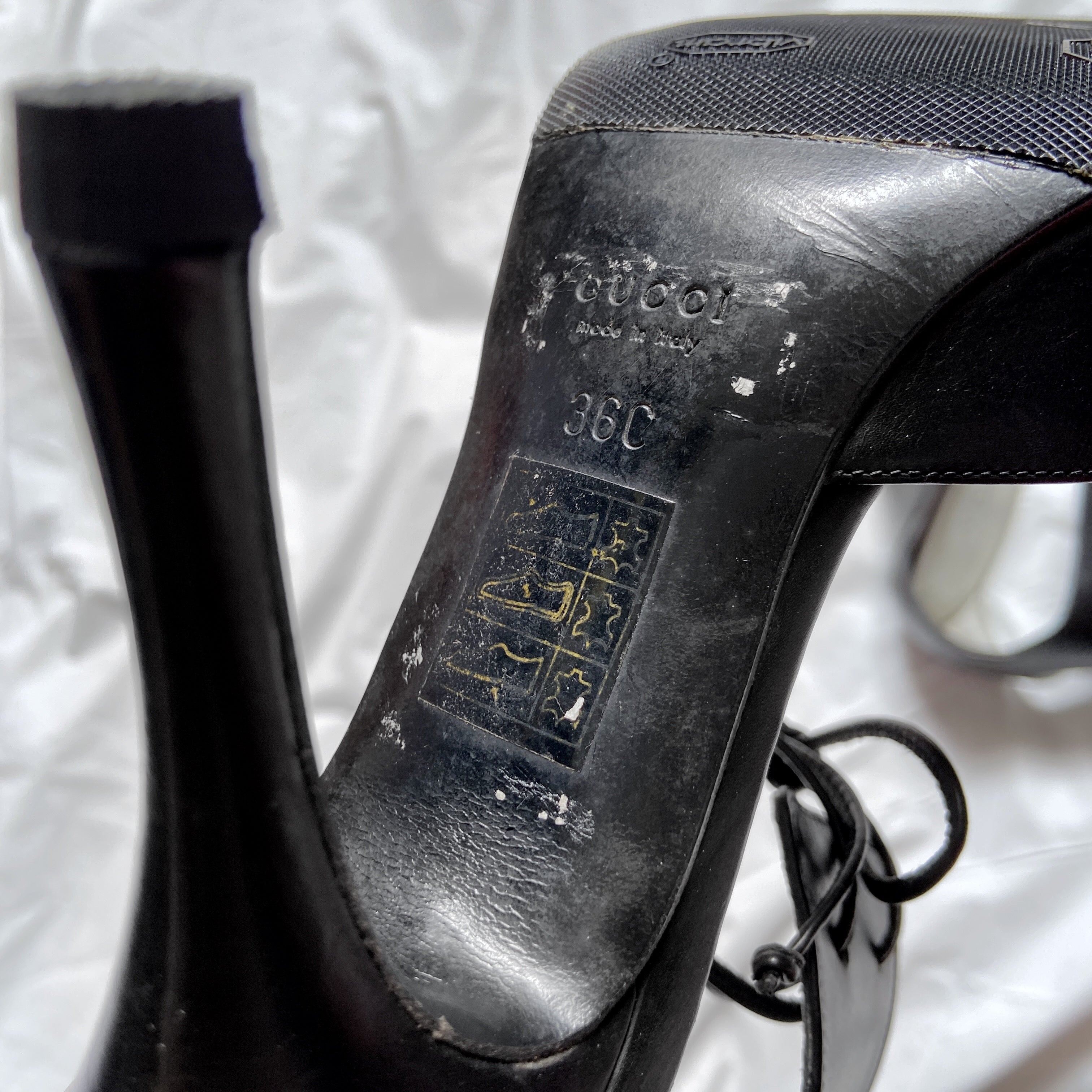 Gucci Spring 2001 Tom Ford Iconic Heels Pumps 36 - 11