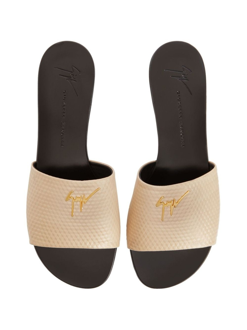 Shirley geometric-embossed slides 4