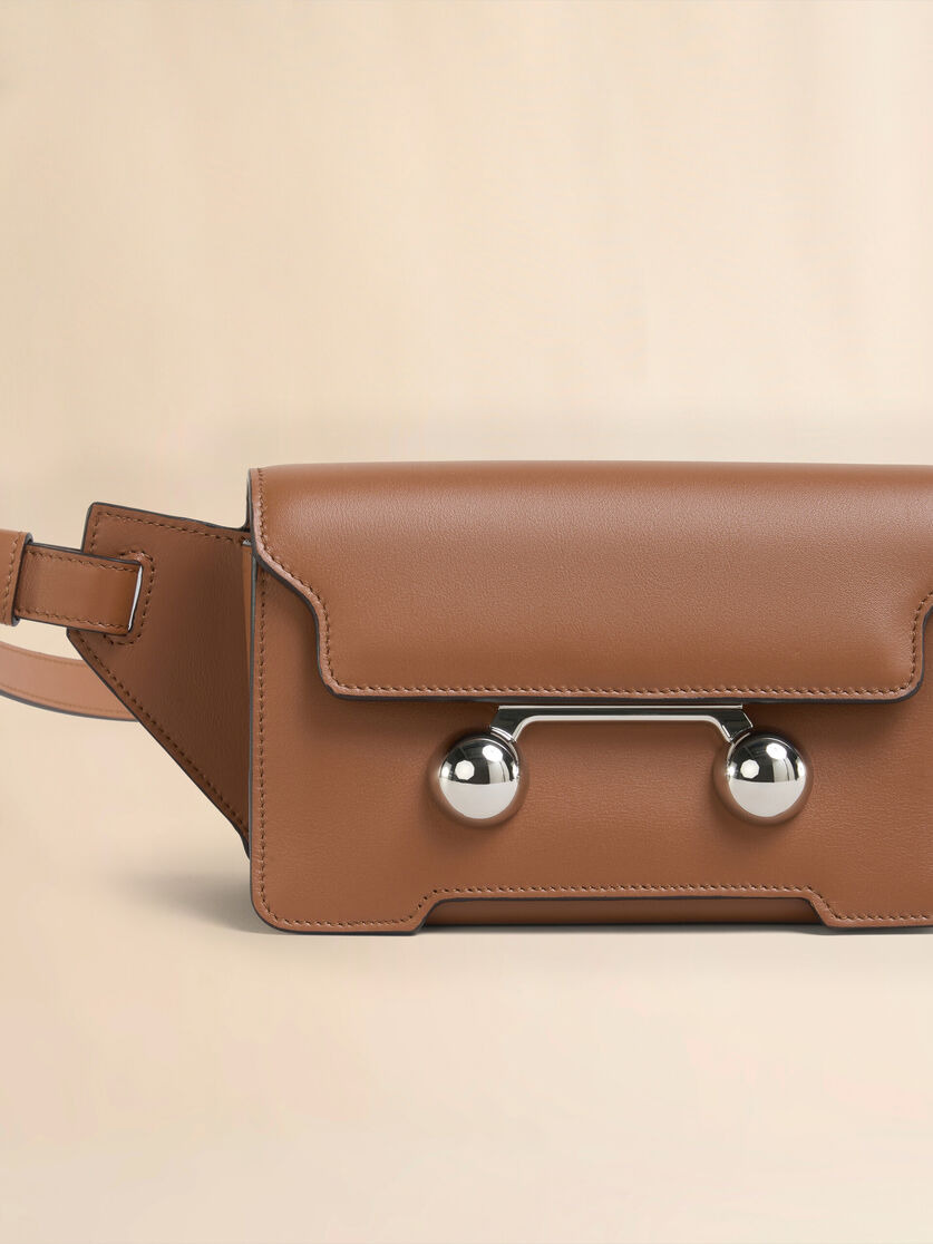 BROWN LEATHER TRUNKAROO CROSSBODY BAG - 4