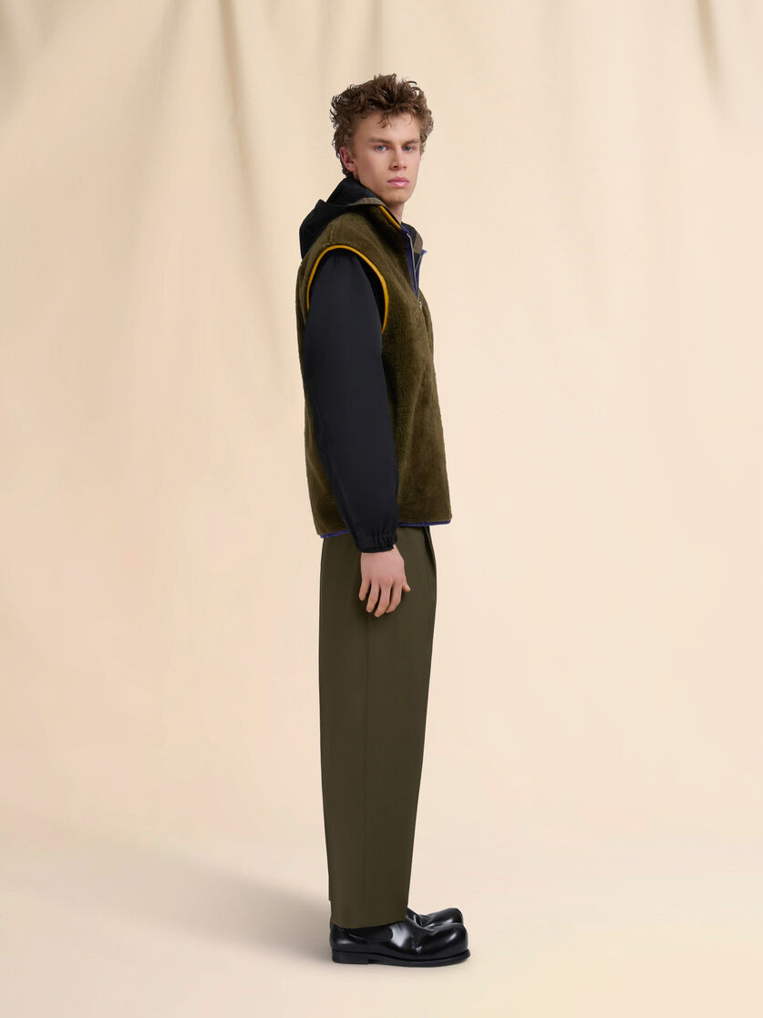 DEEP GREEN SHEARLING VEST WITH LEATHER PIPING - 5