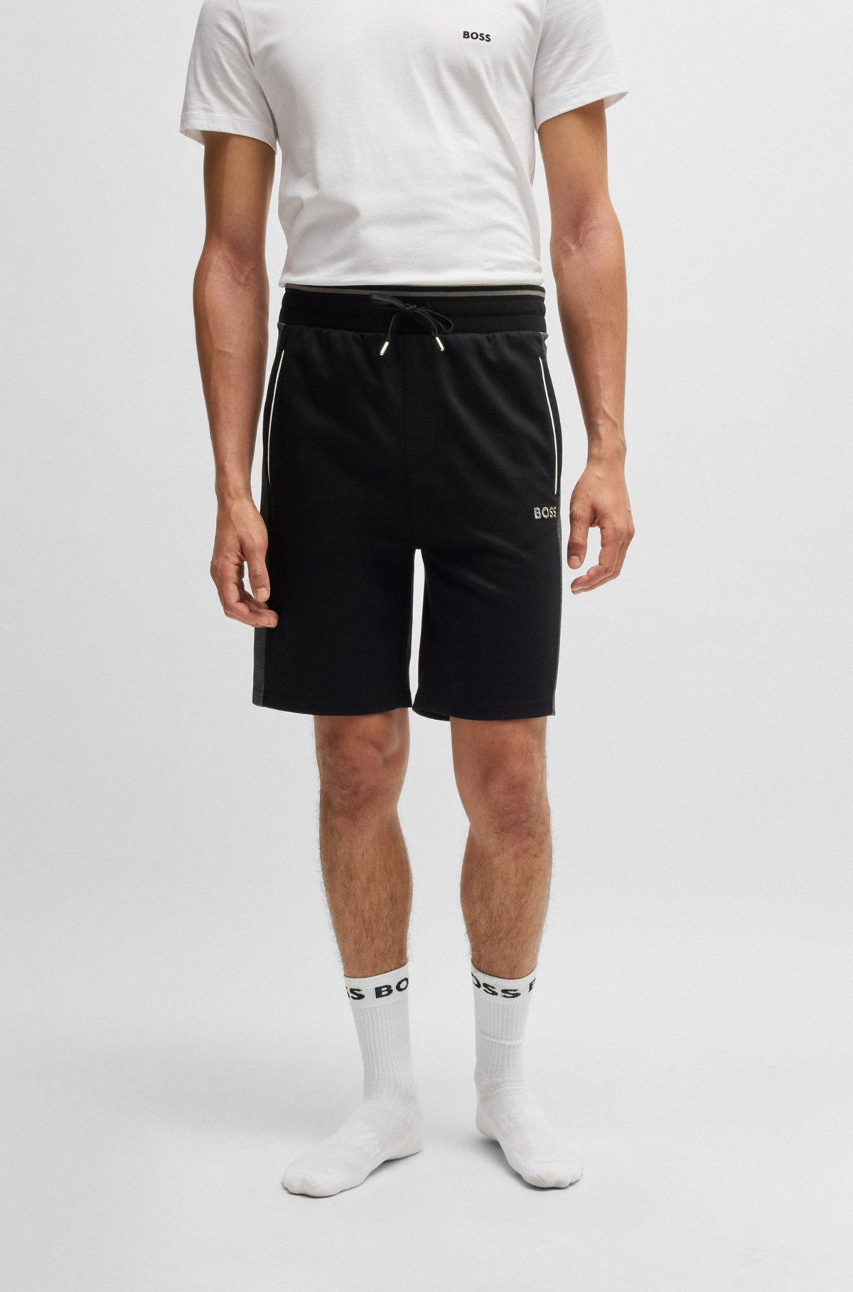 SHORTS WITH CONTRAST PIPING - 2