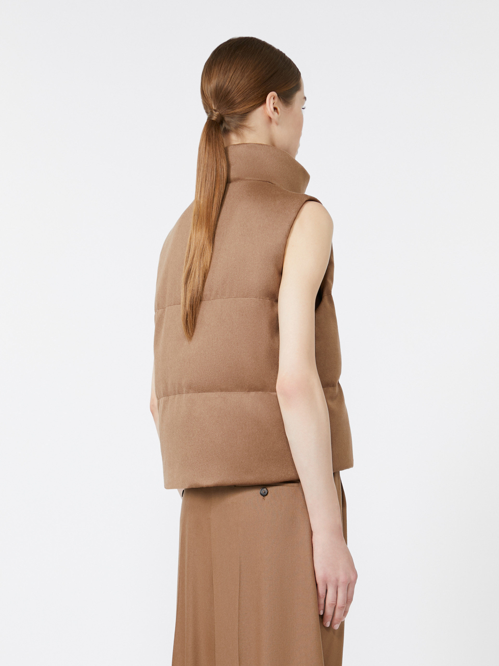 DIONISO Padded gilet in camel and water-repellent taffeta - 4