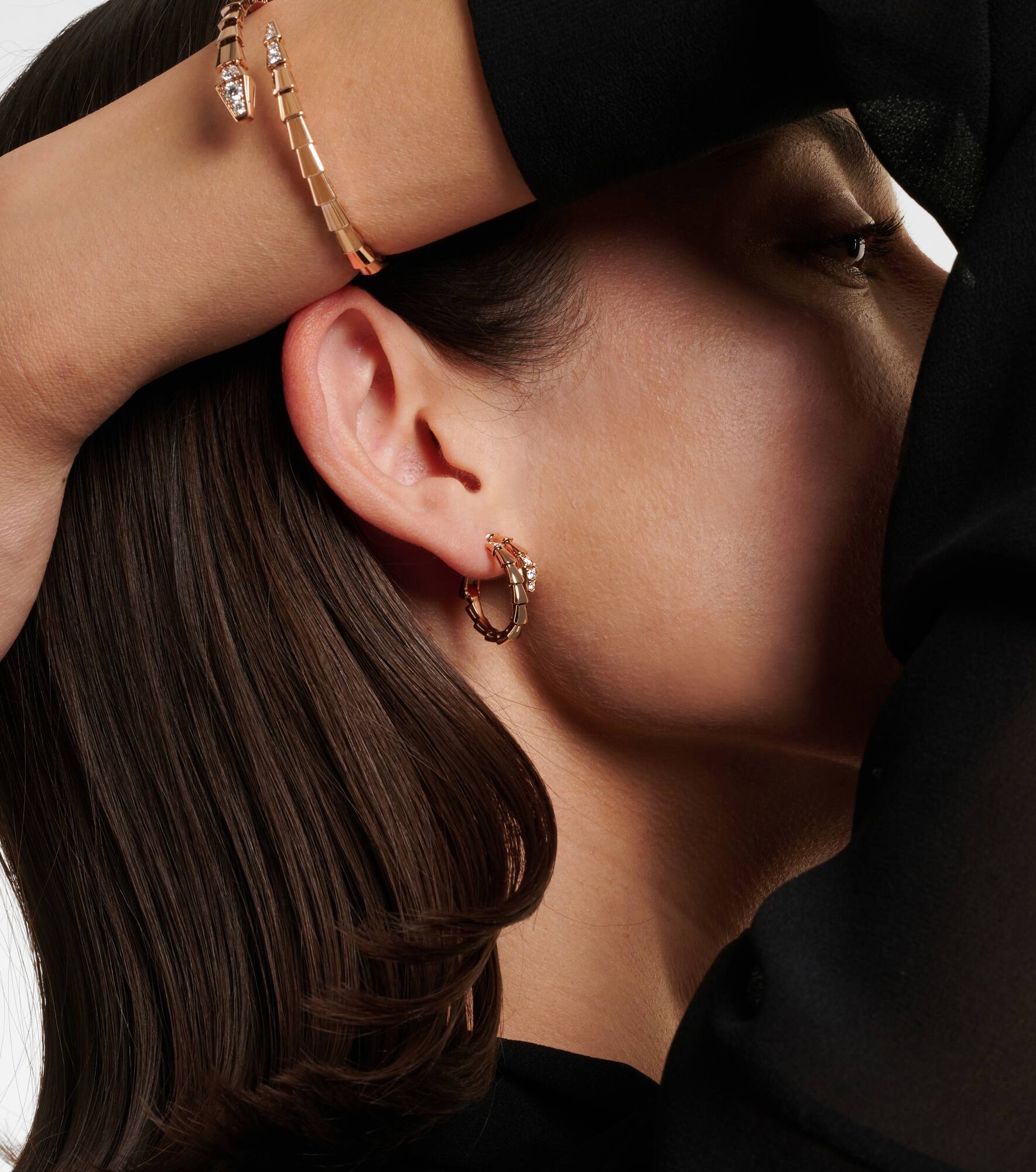 Serpenti Viper 18kt rose gold hoop earrings with diamonds - 5