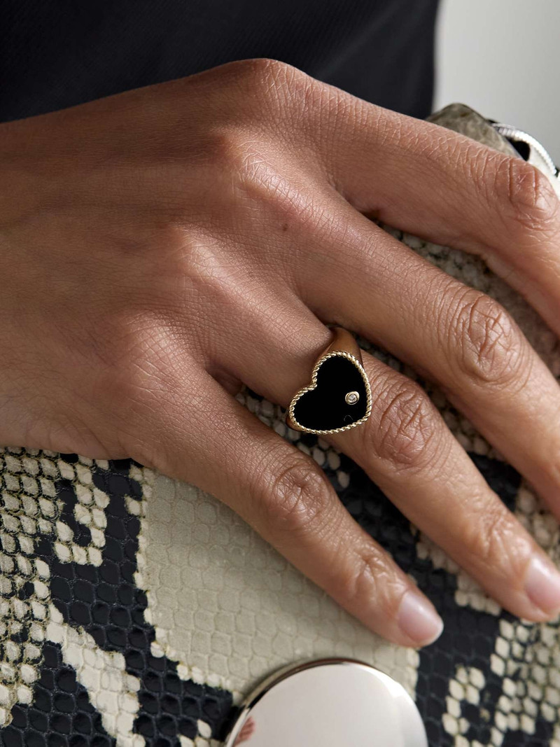 Yvonne Léon Chevalière Coeur 9-karat gold, onyx and diamond ring Black outlook