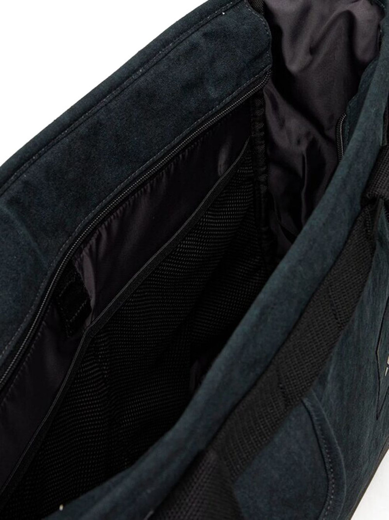 buckle webbing holdall 4