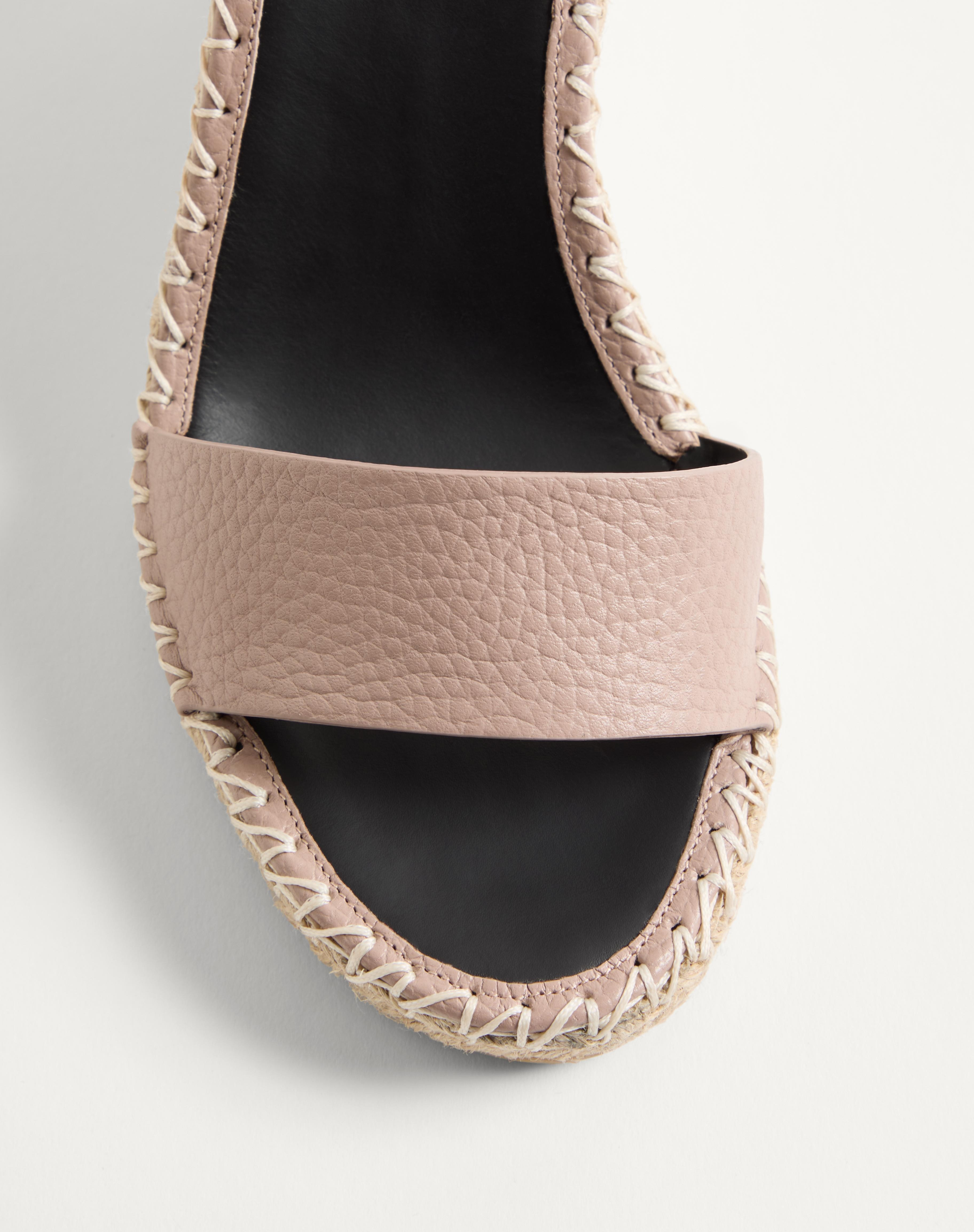 DOUBLE ROCKSTUD GRAINY CALFSKIN WEDGE SANDAL 105 MM - 6