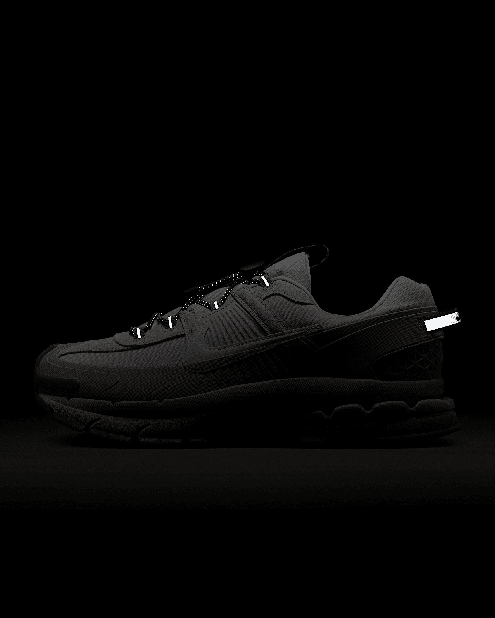 Nike Zoom Vomero Roam Men's Winterized Shoes - 9