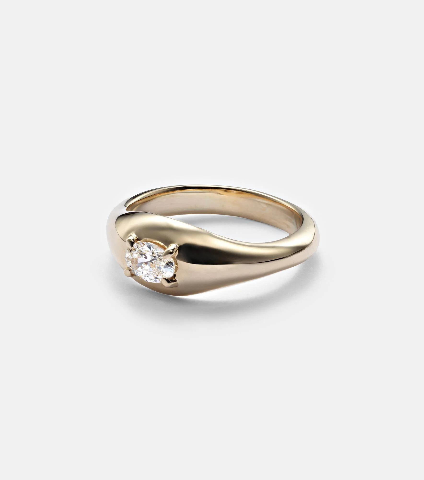 Essential 14kt gold pinky ring with diamonds - 1