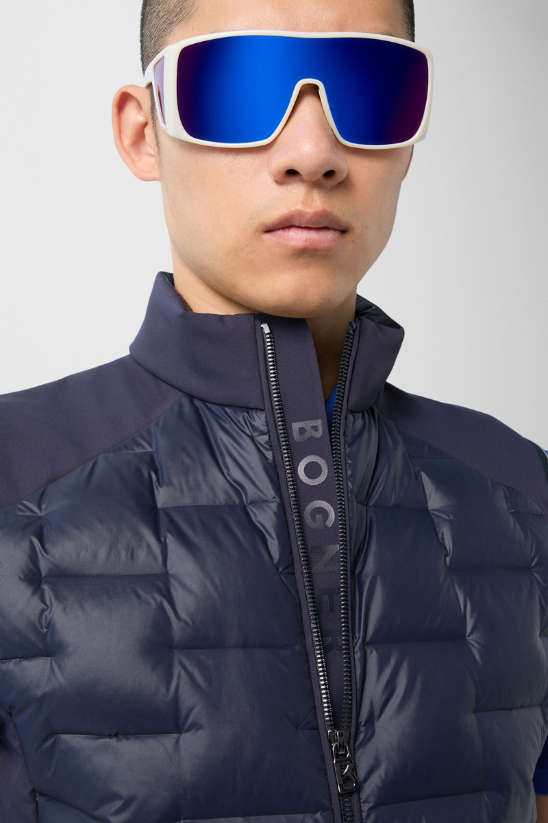 Dallin lightweight down vest in Navy blue 5