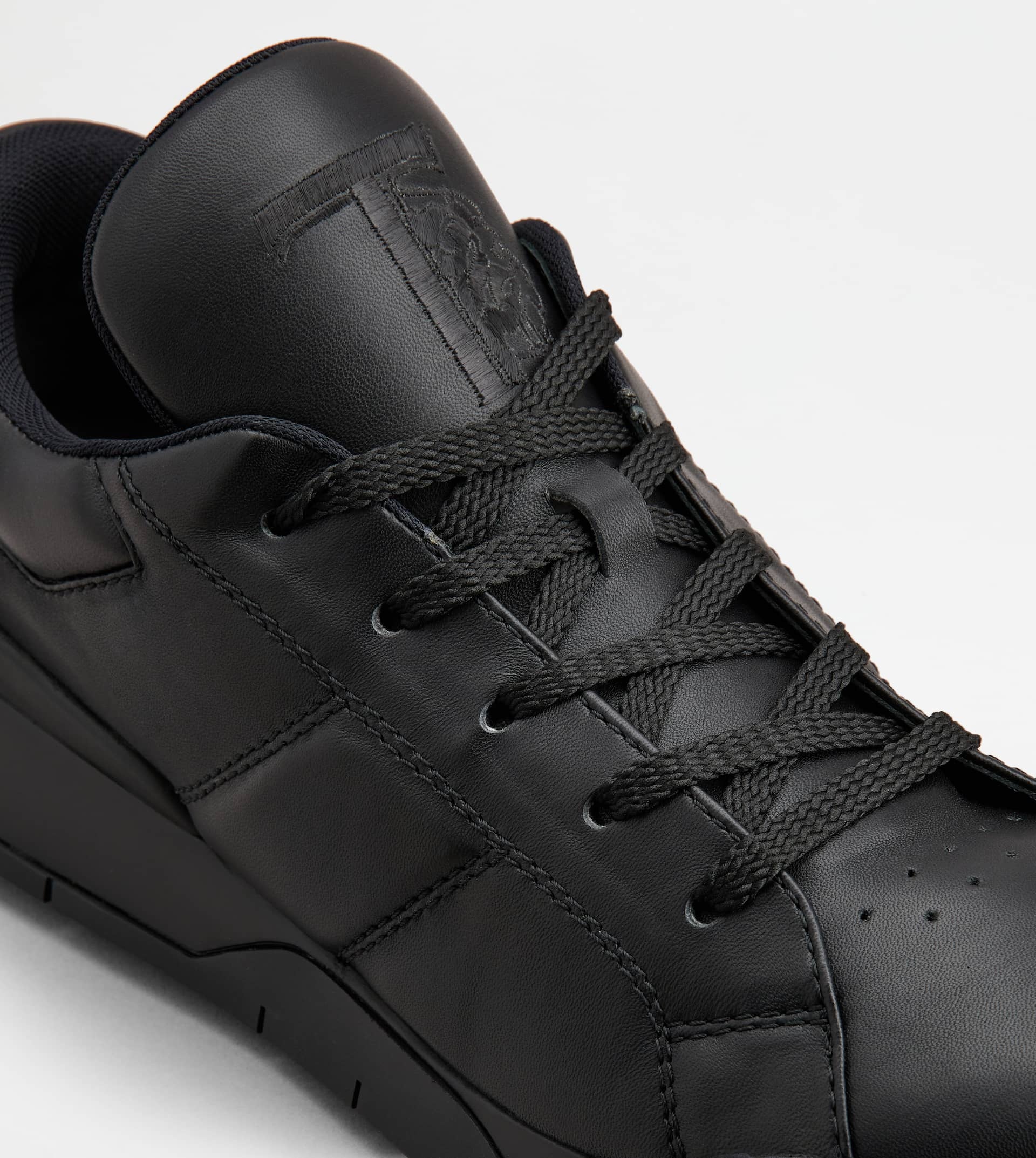 SNEAKERS IN LEATHER - BLACK - 5