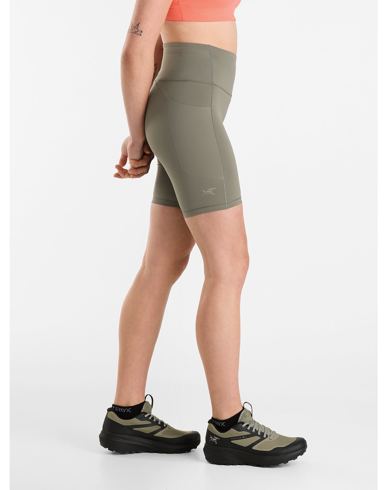 Essent High-Rise Short 8" - 5