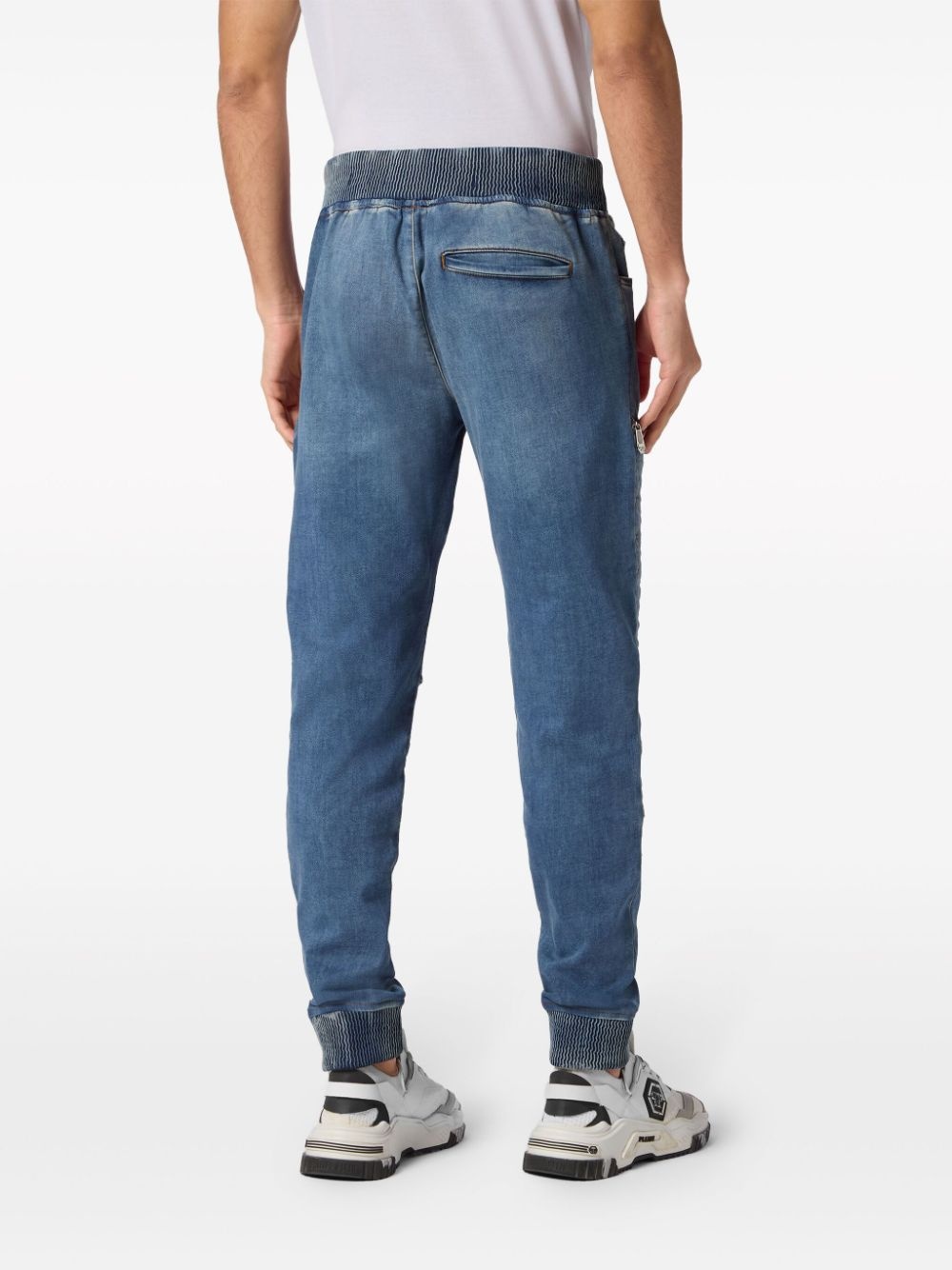 Jogging logo-appliquÃ© tapered jeans - 4