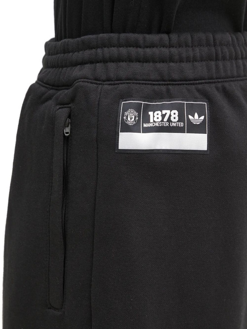 united-logo shorts 5