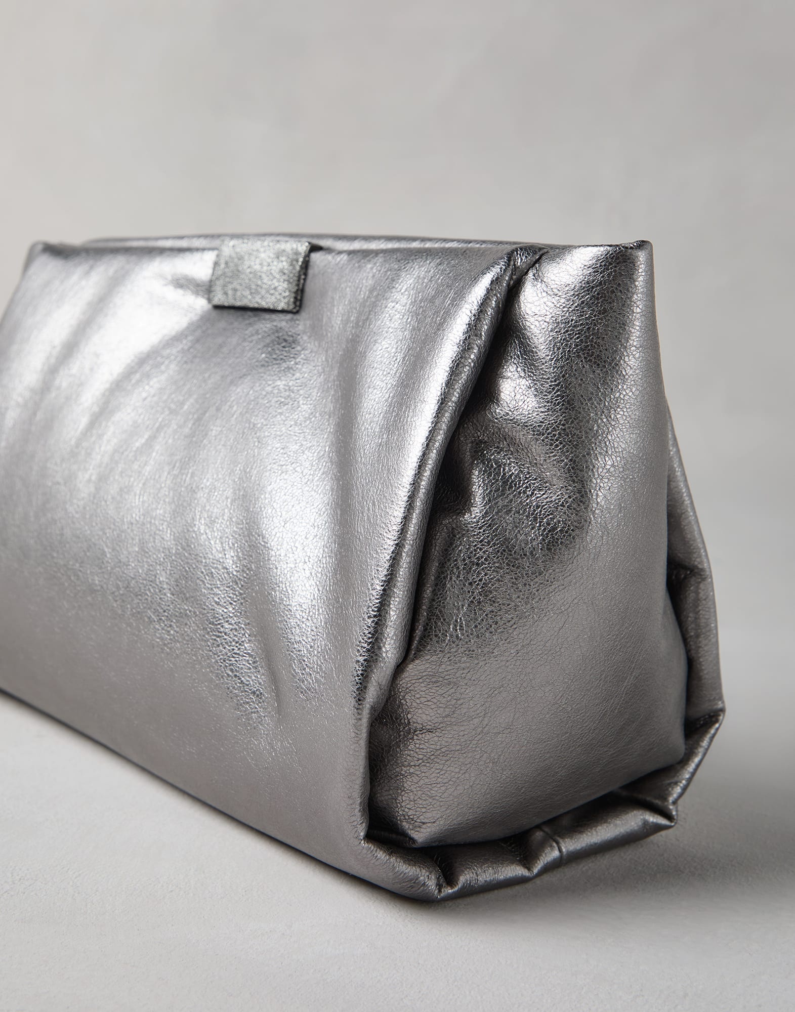 Lamé calfskin clutch bag with shimmering detail - 3