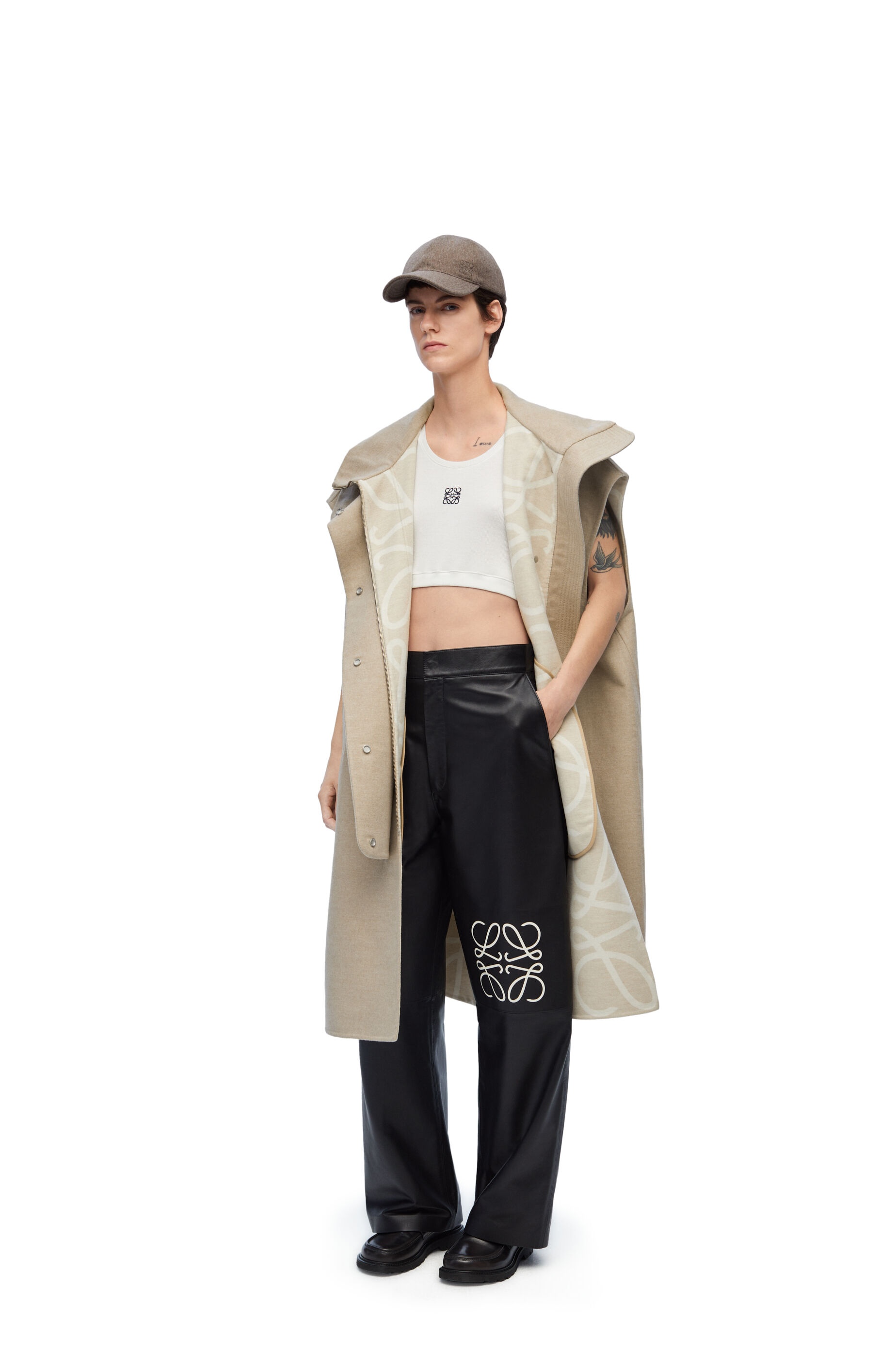 Cape coat in wool - 3