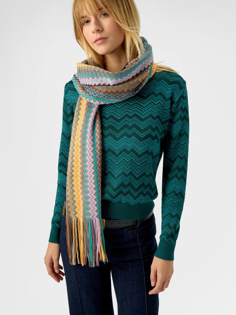 Scarf with zigzag pattern and fringes 3