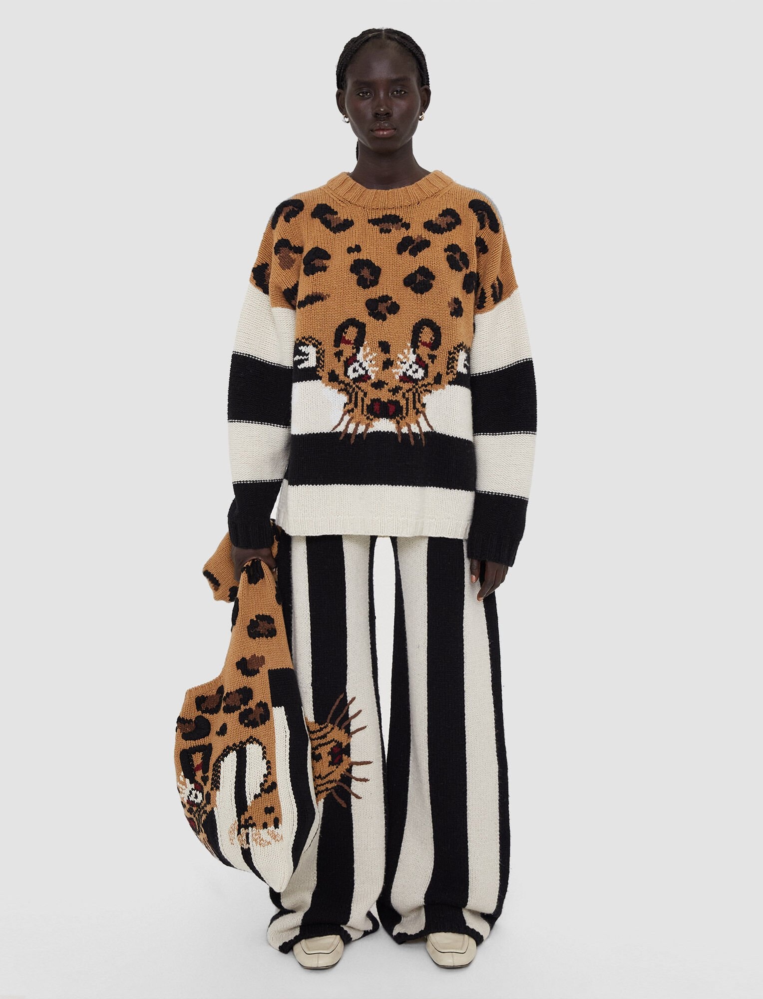 Leopard Knit Round Neck Jumper - 2