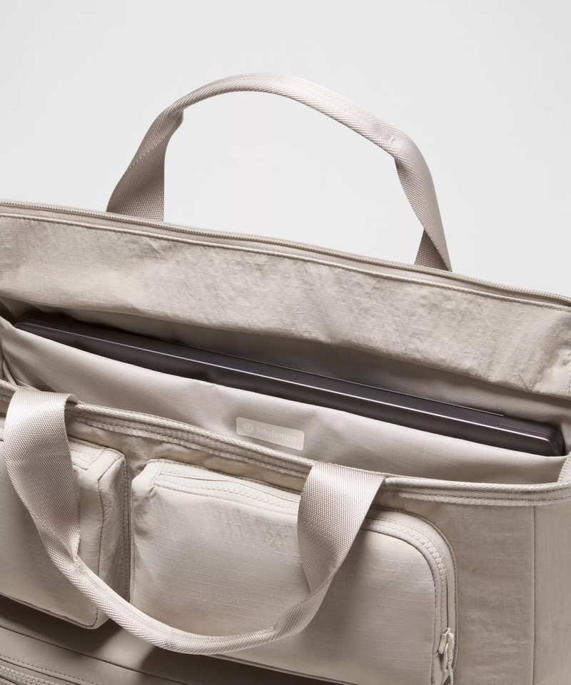 Multi-Pocket Tote Bag 19.5L 4