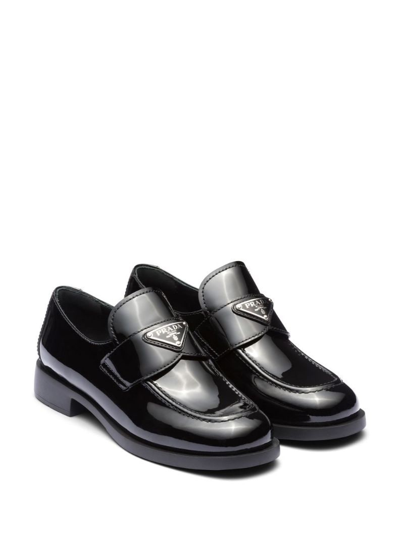 triangle-logo patent-leather loafers - 2