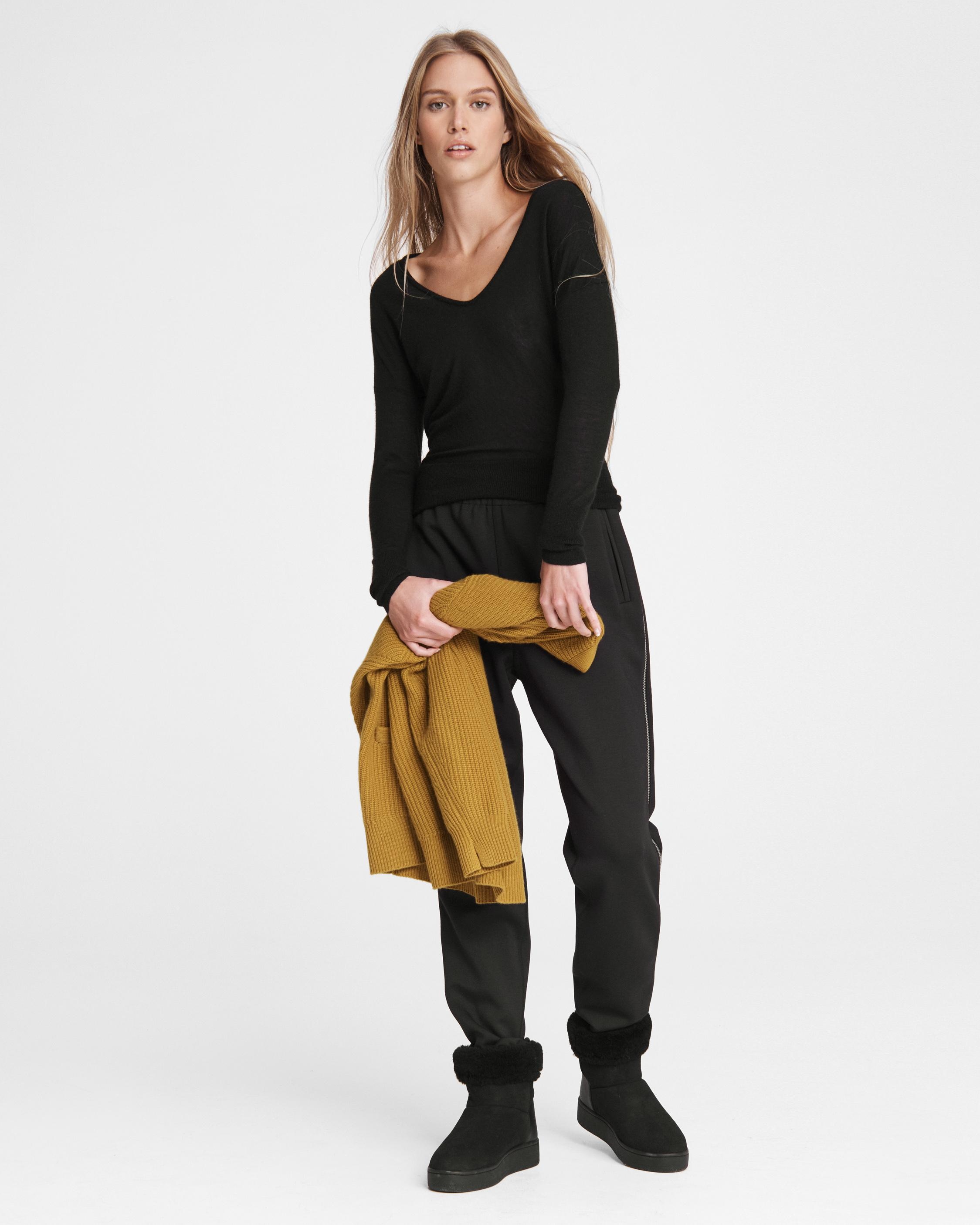 Mandee Cashmere U Neck
Relaxed Fit Sweater - 2